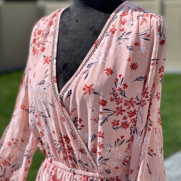 Shoe dazzle Ruffle Front Dress - Picture 2 of 6